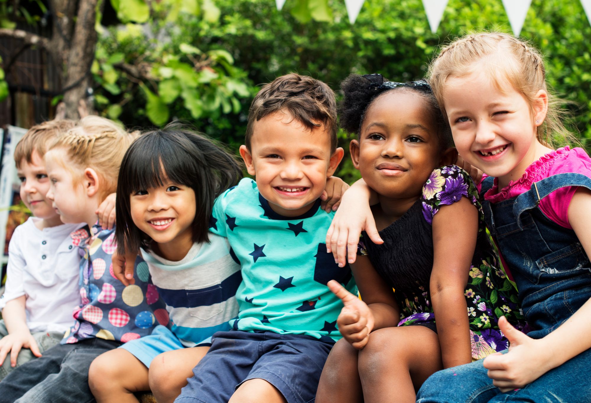 Children hugging each other